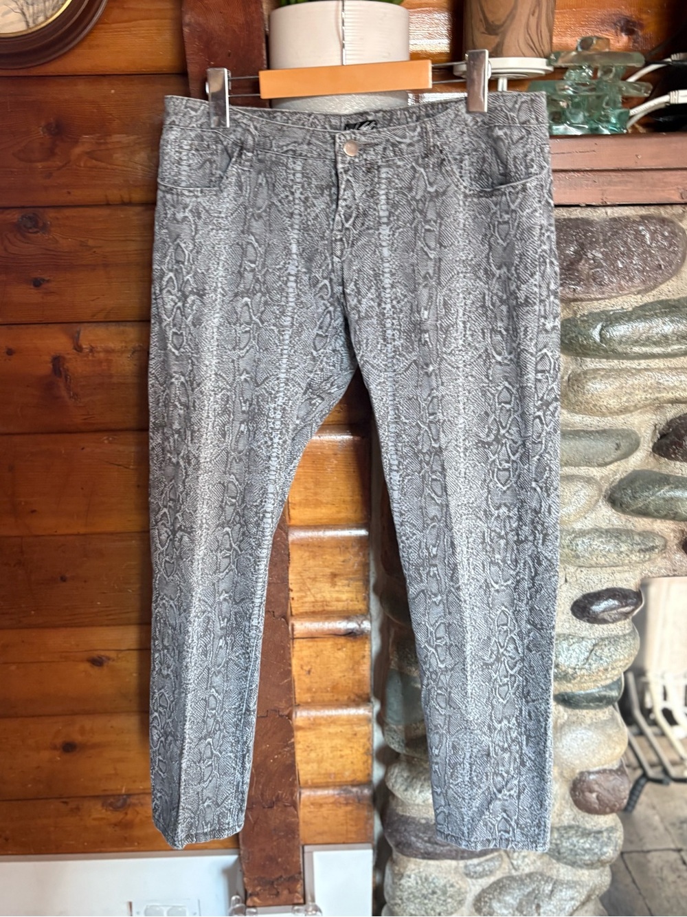 Lord & Taylor Grey Snakeskin Print Straight Leg / Slim Straight Jean pants 12